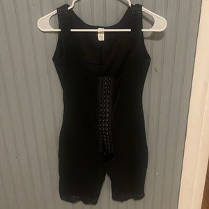 Black stage one faja xl never worn